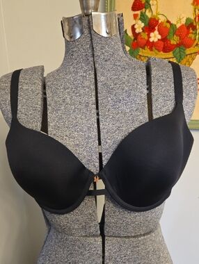 NWT Savage X Fenty Black Contour Push-Up Bra Cutout Back Style 38D